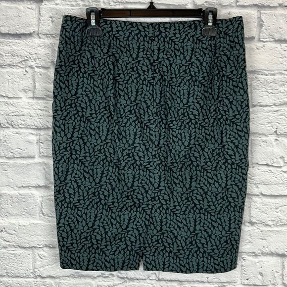 Loft Black and Green Leaf Pencil Skirt Size 8 - Picture 2 of 6